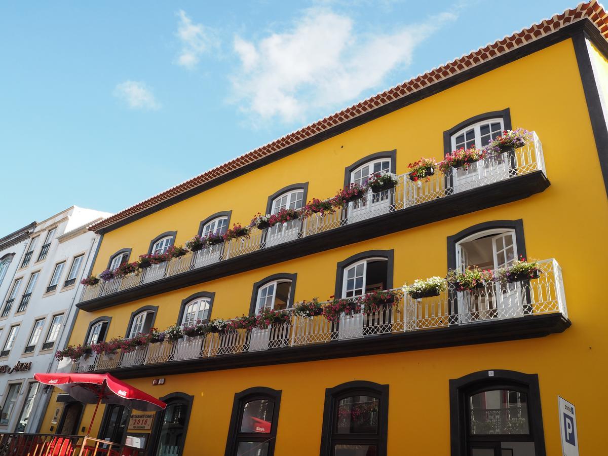 Globo Happy Hostel Angra do Heroísmo Buitenkant foto